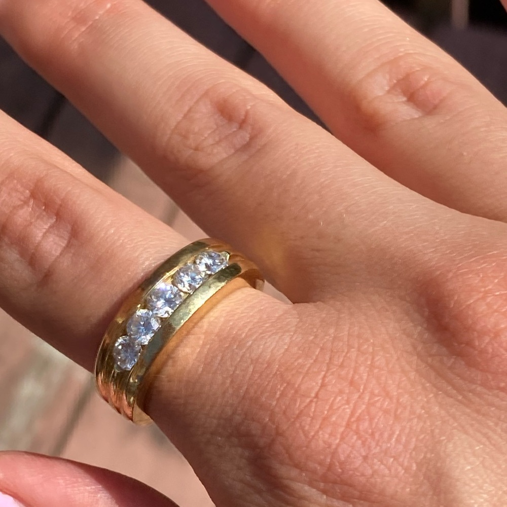 14K Gold Ring with 5 Natural Diamonds